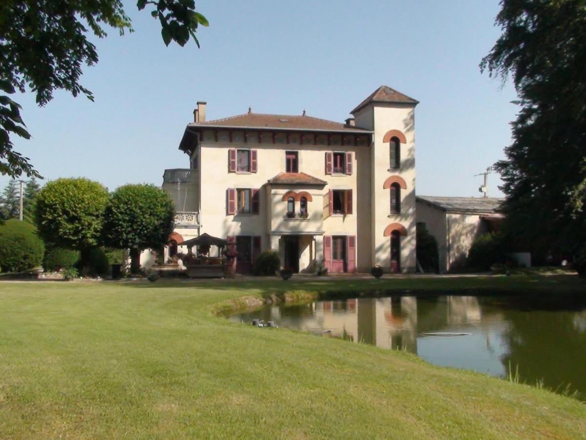 Domaine De Marchal - Chambres Et Table D'Hotes Celles-Sur-Durolle Εξωτερικό φωτογραφία